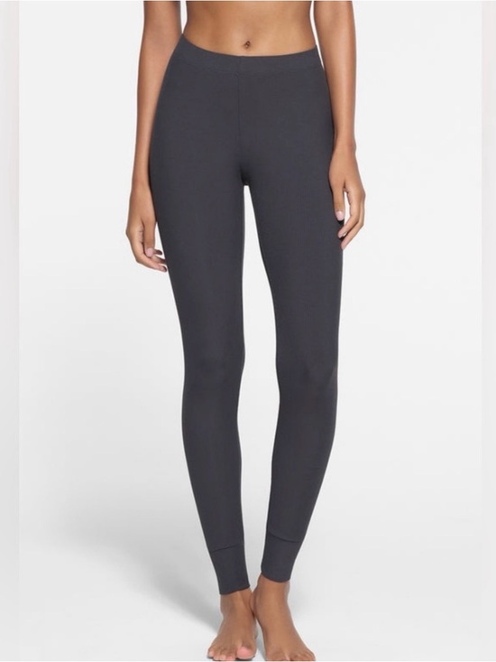 SKIMS Pants - SKIMS Soft Lounge Legging